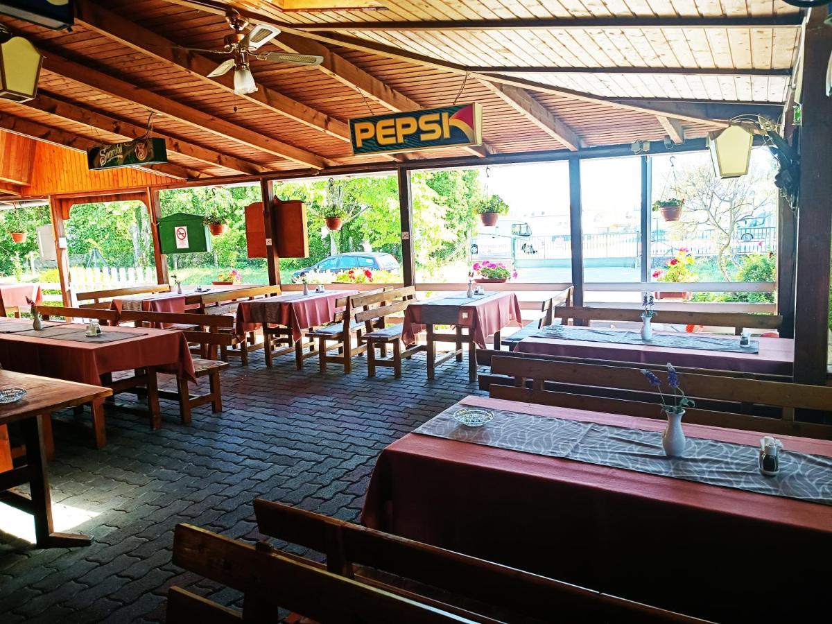 Janika Pension Вонярцвашхедь Экстерьер фото