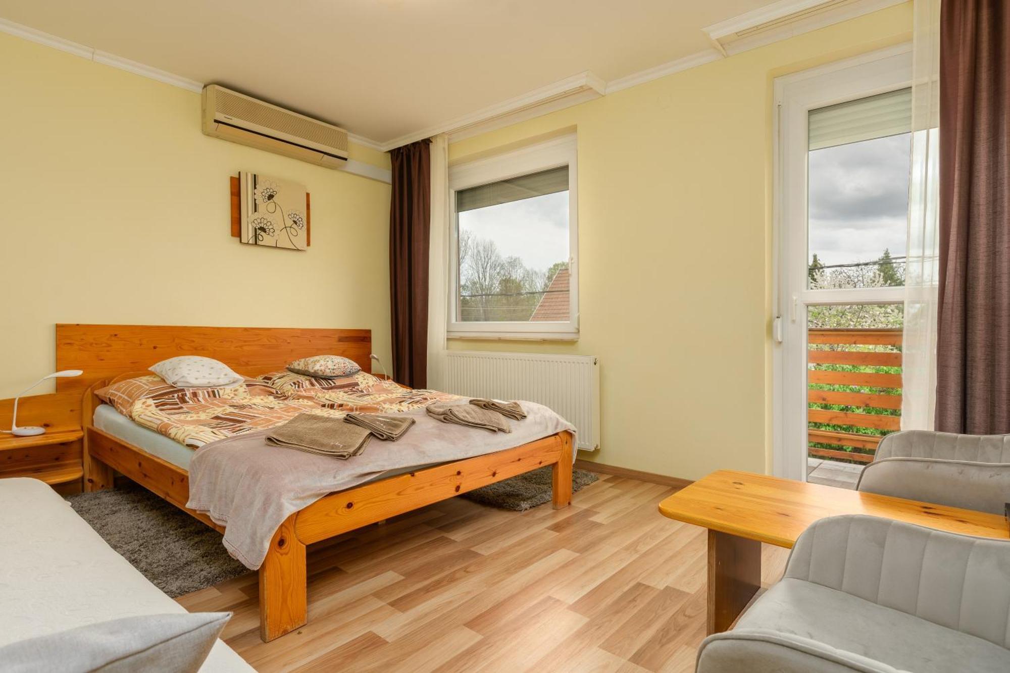 Janika Pension Вонярцвашхедь Экстерьер фото