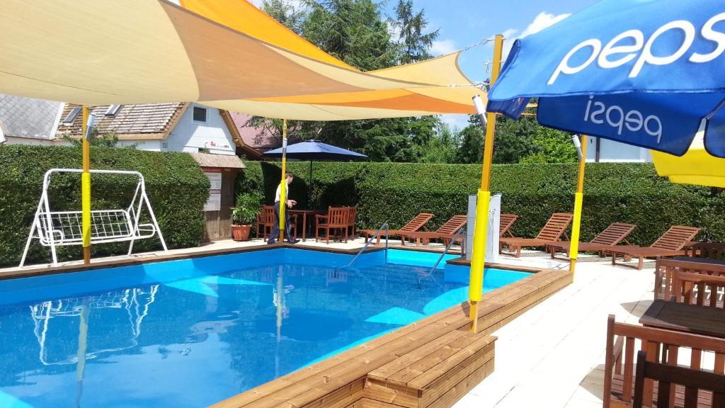 Janika Pension Вонярцвашхедь Экстерьер фото